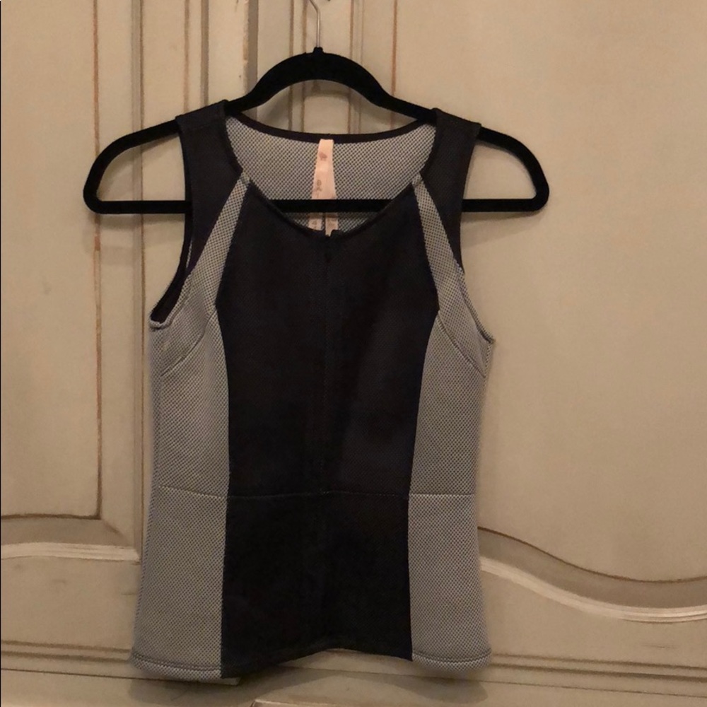 Bailey 44 scuba top